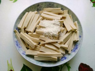 鱼香千叶豆腐丝 