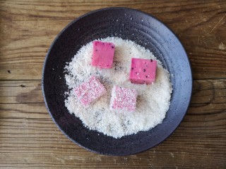 火龙果椰蓉奶冻 