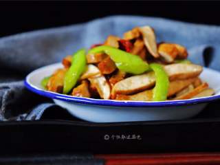 青椒炒豆干 