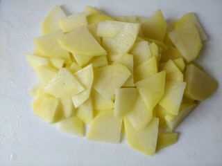 尖椒土豆片小炒肉 